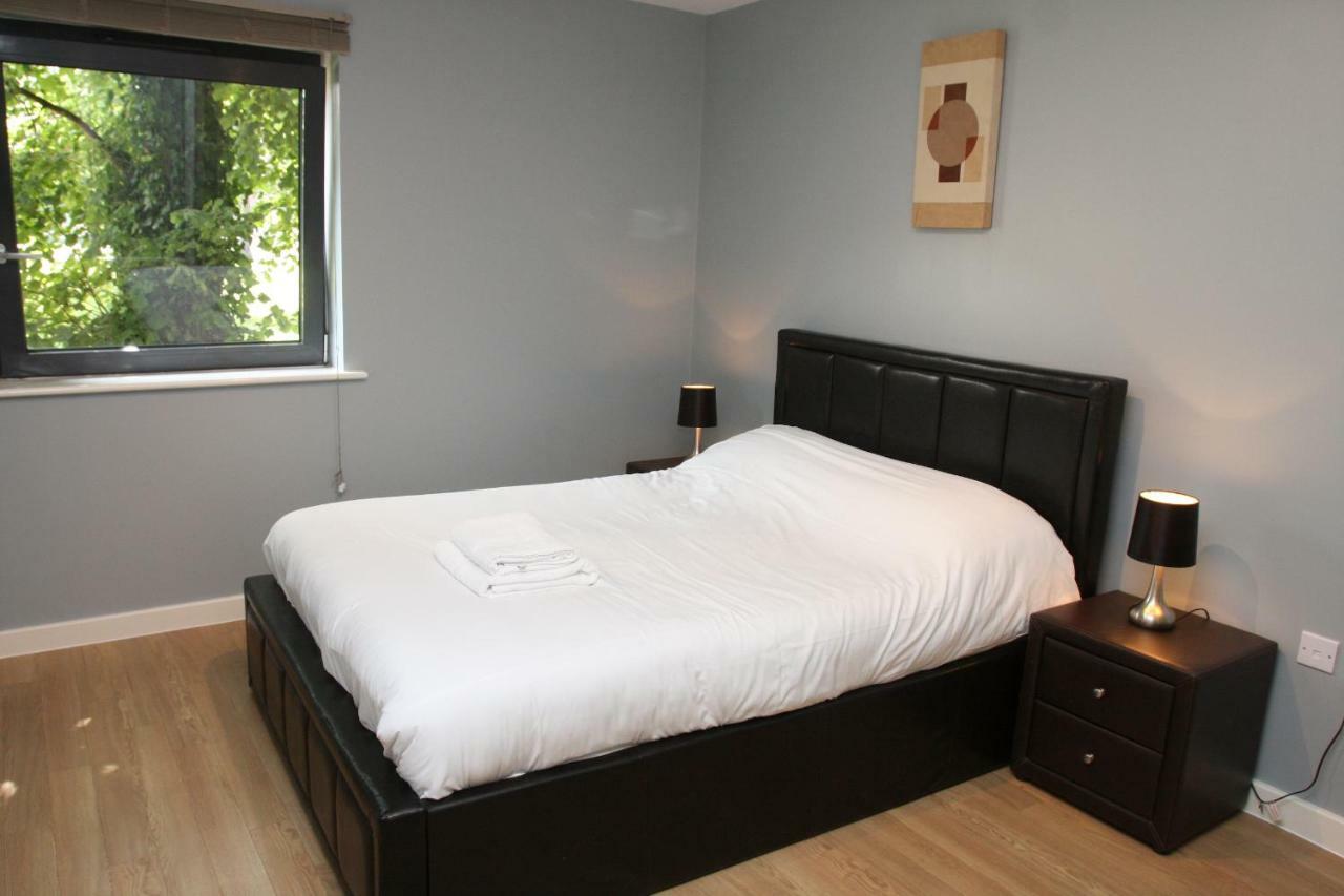 Letting Serviced Apartments - Flanders Court, Watford Town Centre ภายนอก รูปภาพ